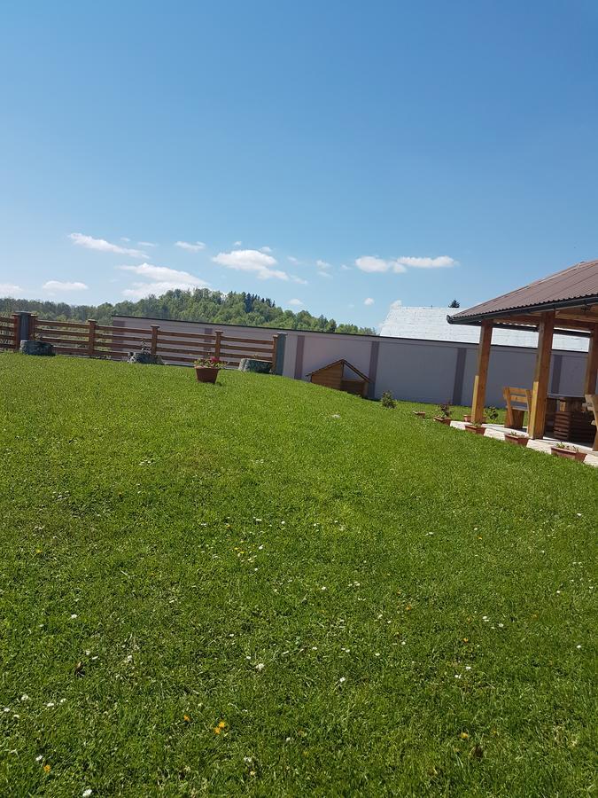 ホテル Pansion I Restoran ,, Pogled" Han Pijesak エクステリア 写真