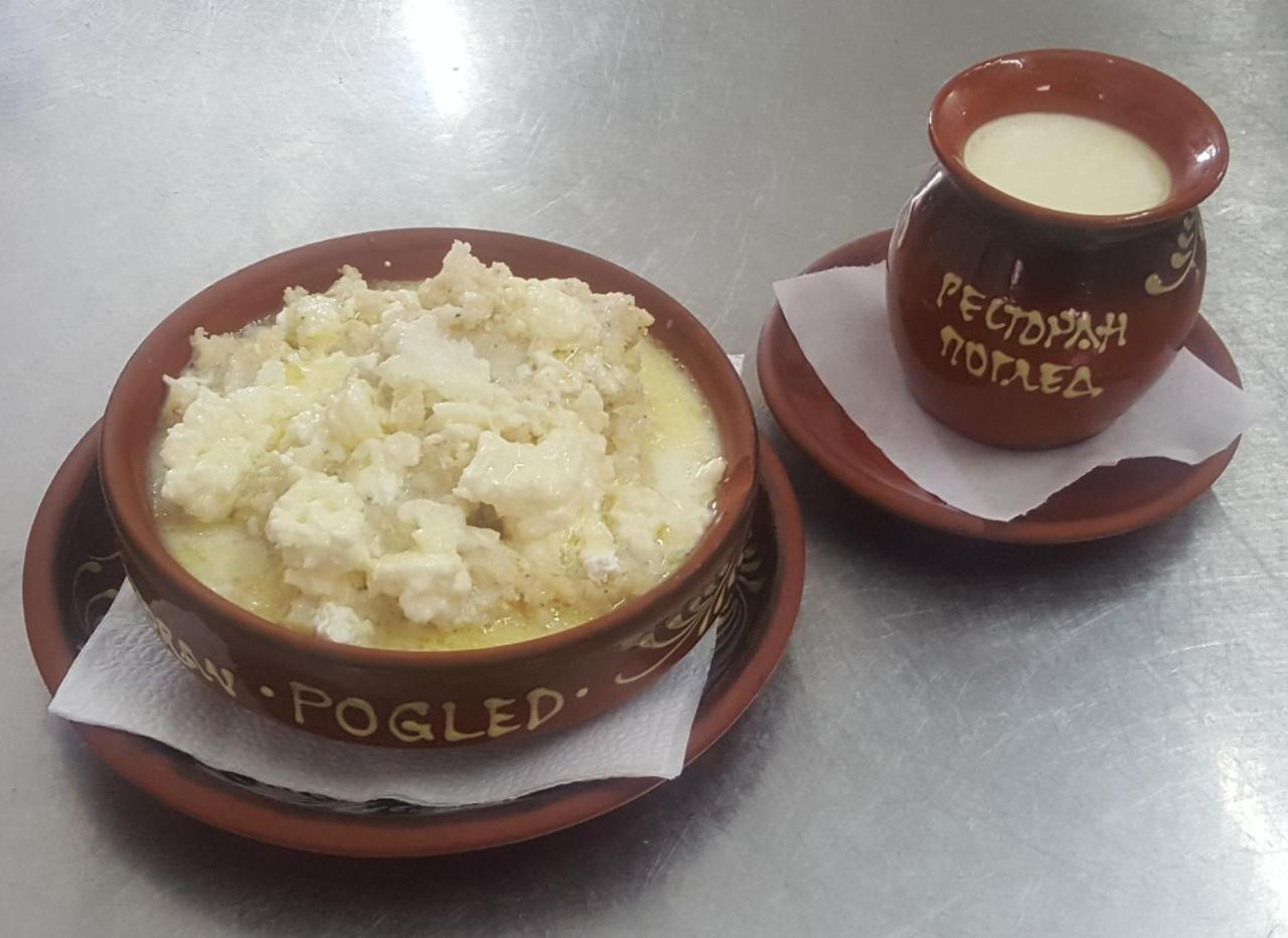 ホテル Pansion I Restoran ,, Pogled" Han Pijesak エクステリア 写真