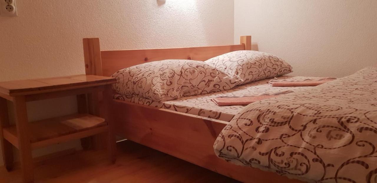 ホテル Pansion I Restoran ,, Pogled" Han Pijesak エクステリア 写真